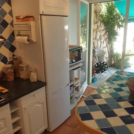 Appartement T2 En Rez De Jardin Vue Mer Centre, Climatise Bandol